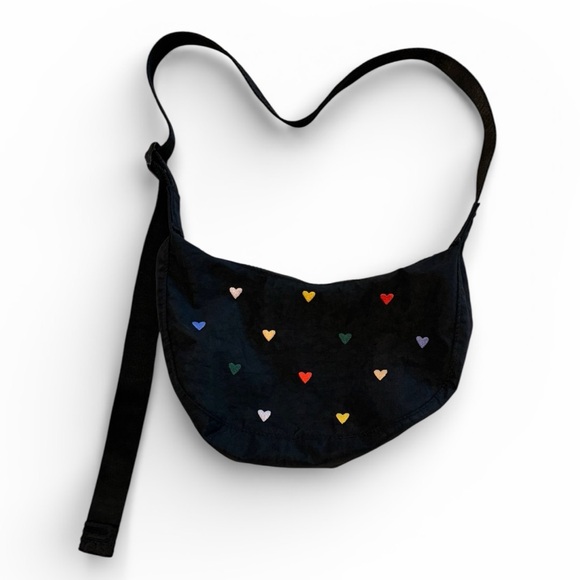 BAGGU Handbags - Retired Baggu Embroidered Hearts Crossbody Bag